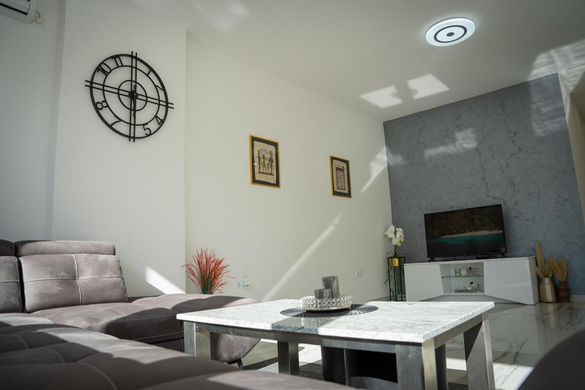 Apartment Una Laguna Bihac Bagian luar foto
