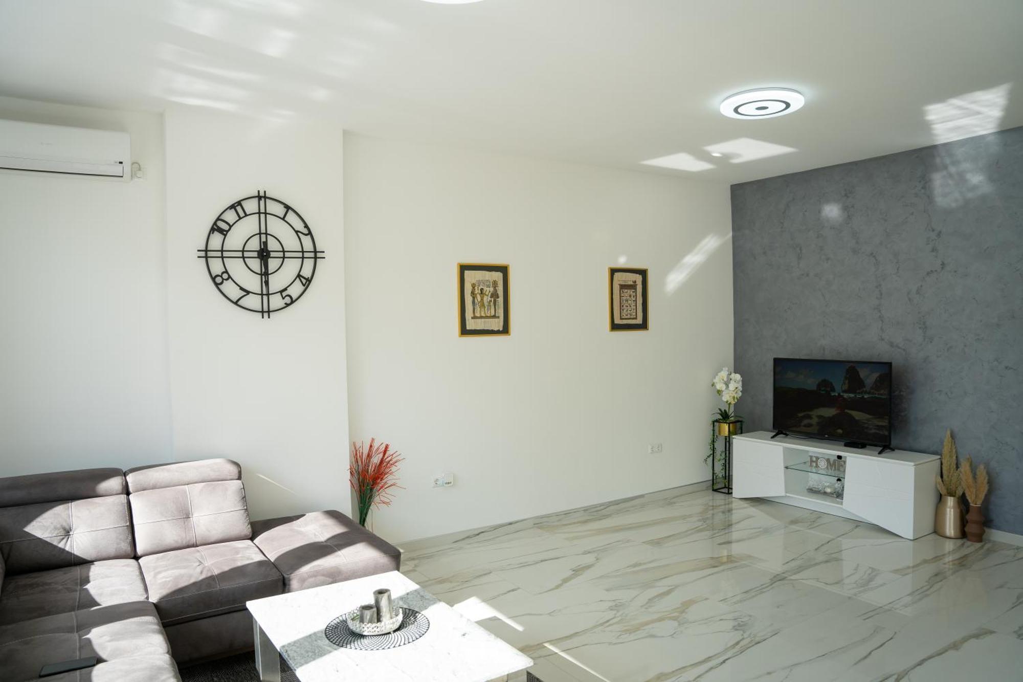 Apartment Una Laguna Bihac Bagian luar foto