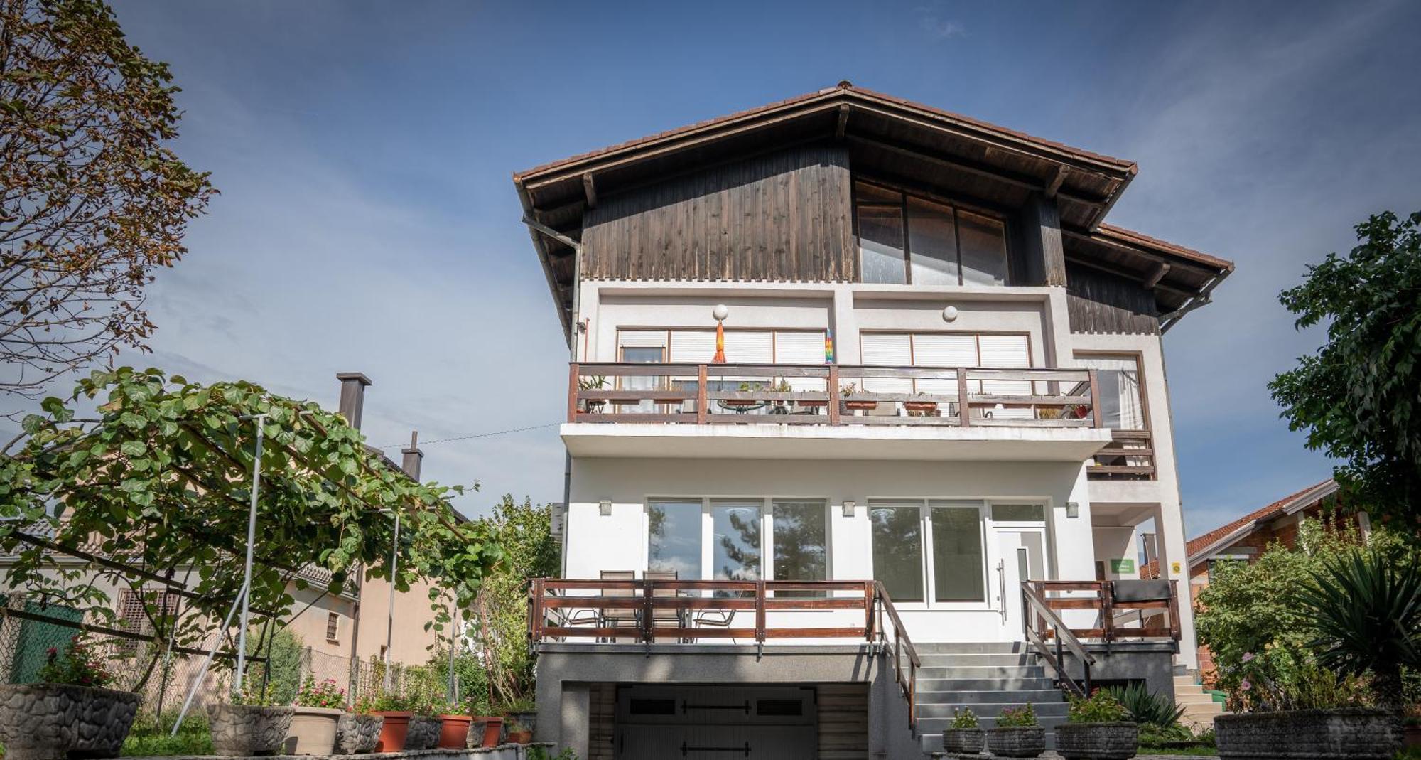 Apartment Una Laguna Bihac Bagian luar foto