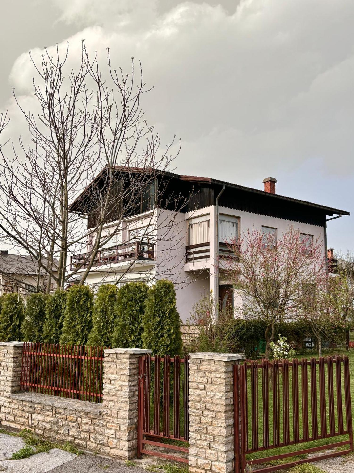 Apartment Una Laguna Bihac Bagian luar foto
