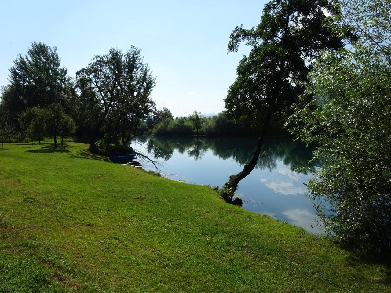 Apartment Una Laguna Bihac Bagian luar foto
